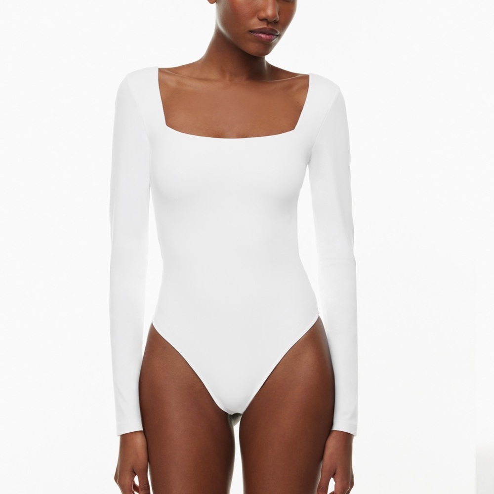 🐚Aritzia Contour Bodysuit